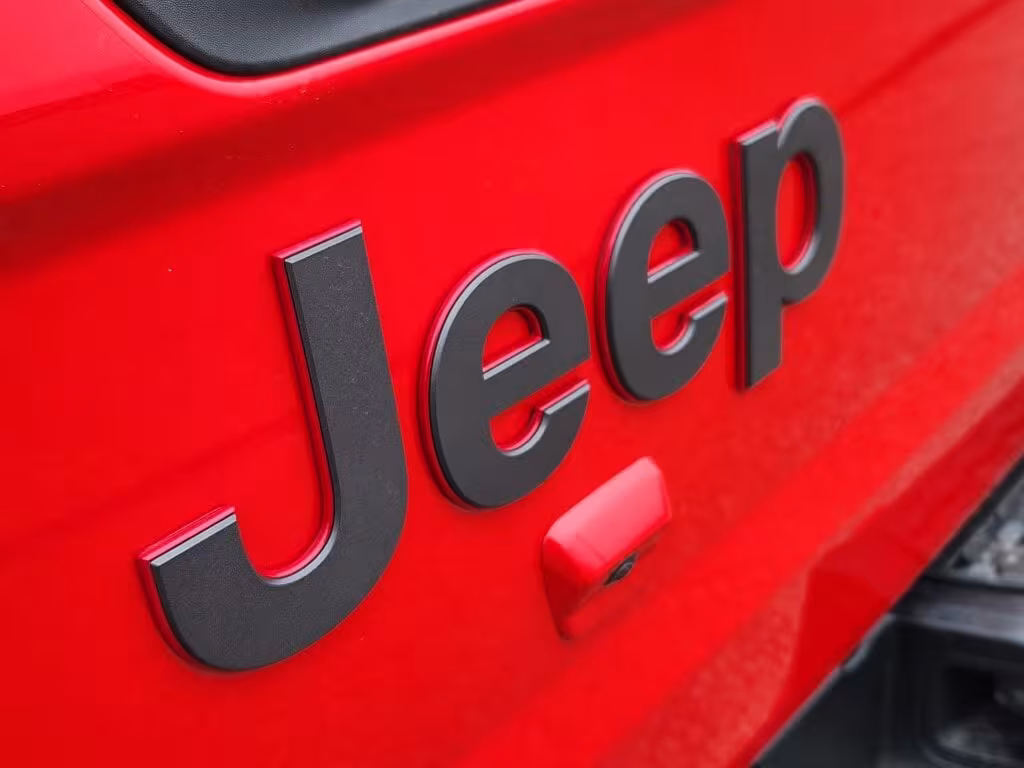 2025 Jeep Gladiator - 1C6RJTBG7SL519653 - Image #10