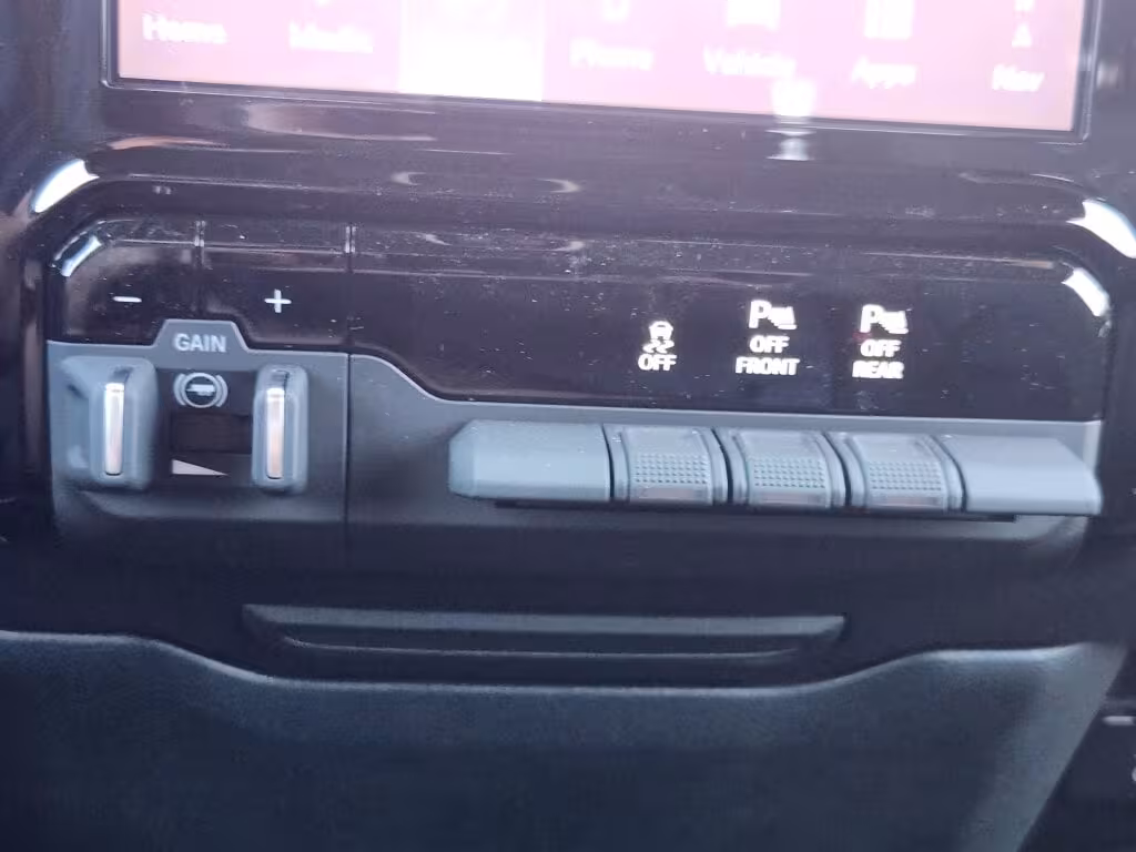 2025 Ram 1500 - 1C6SRFRP2SN599238 - Image #19