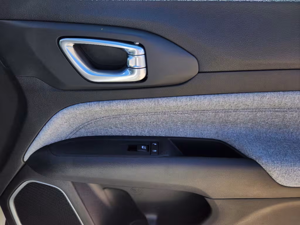 2025 Jeep Compass - 3C4NJDBNXST587848 - Image #13